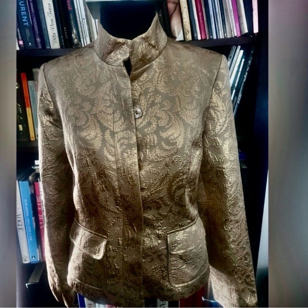 Arden B Women Gold Floral Jacquad Elegant Jacket In medium IMMACULATE CONDITION.
